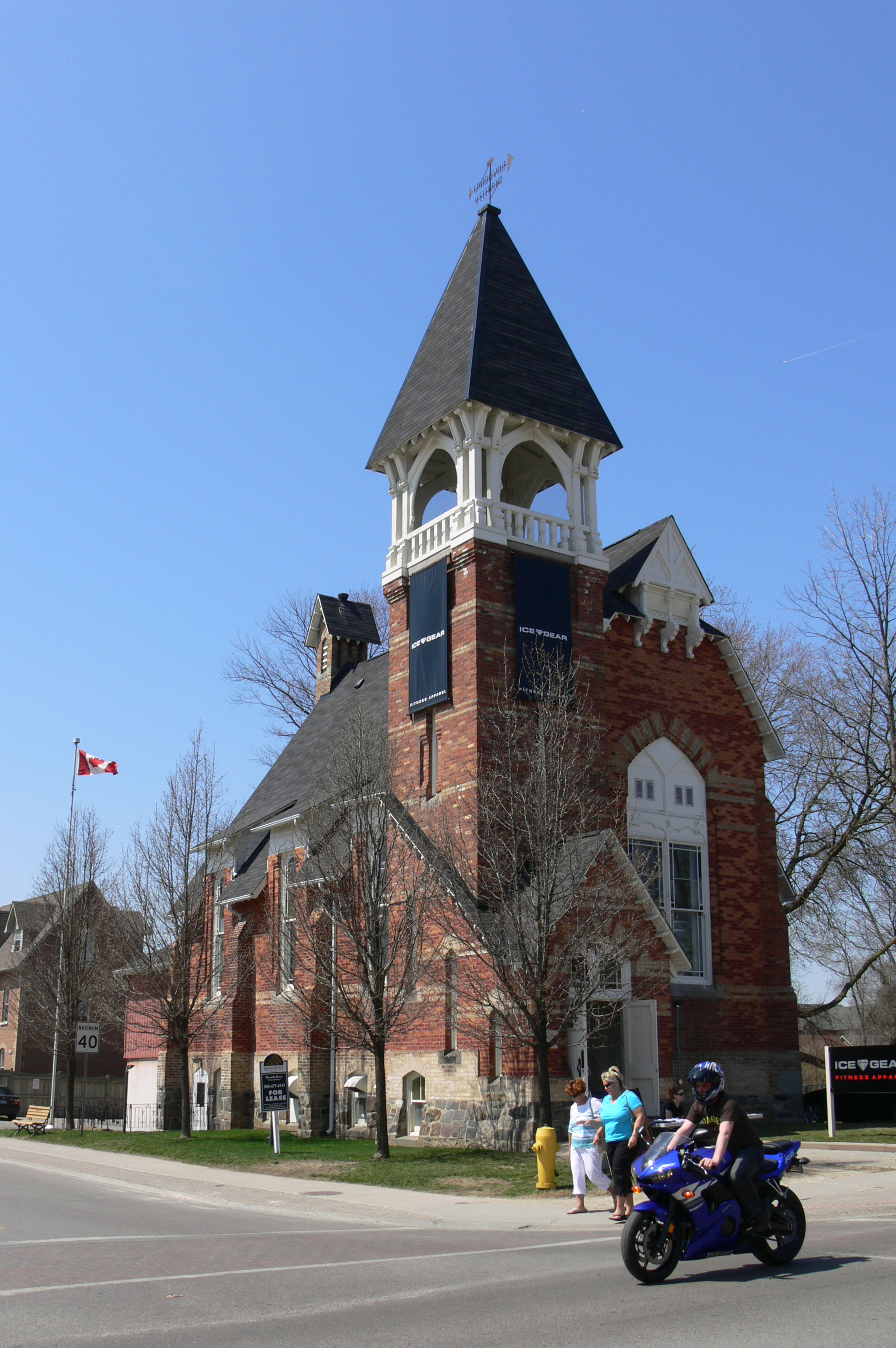 Old church in Unionville for proposal moment storytelling